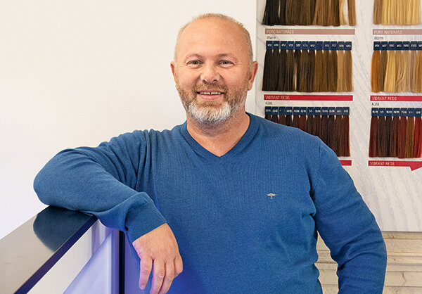 Mutmacher - Gezim Ukshini – der Mann, der Facebook rasierte