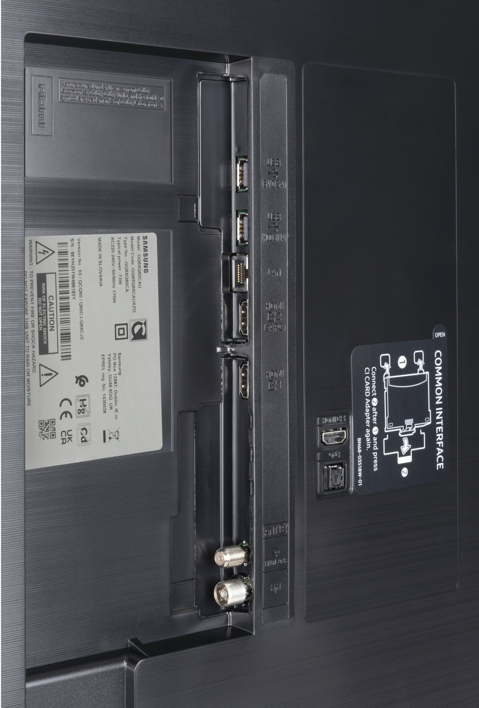 Samsung GQ65Q60CAU Anschlüsse