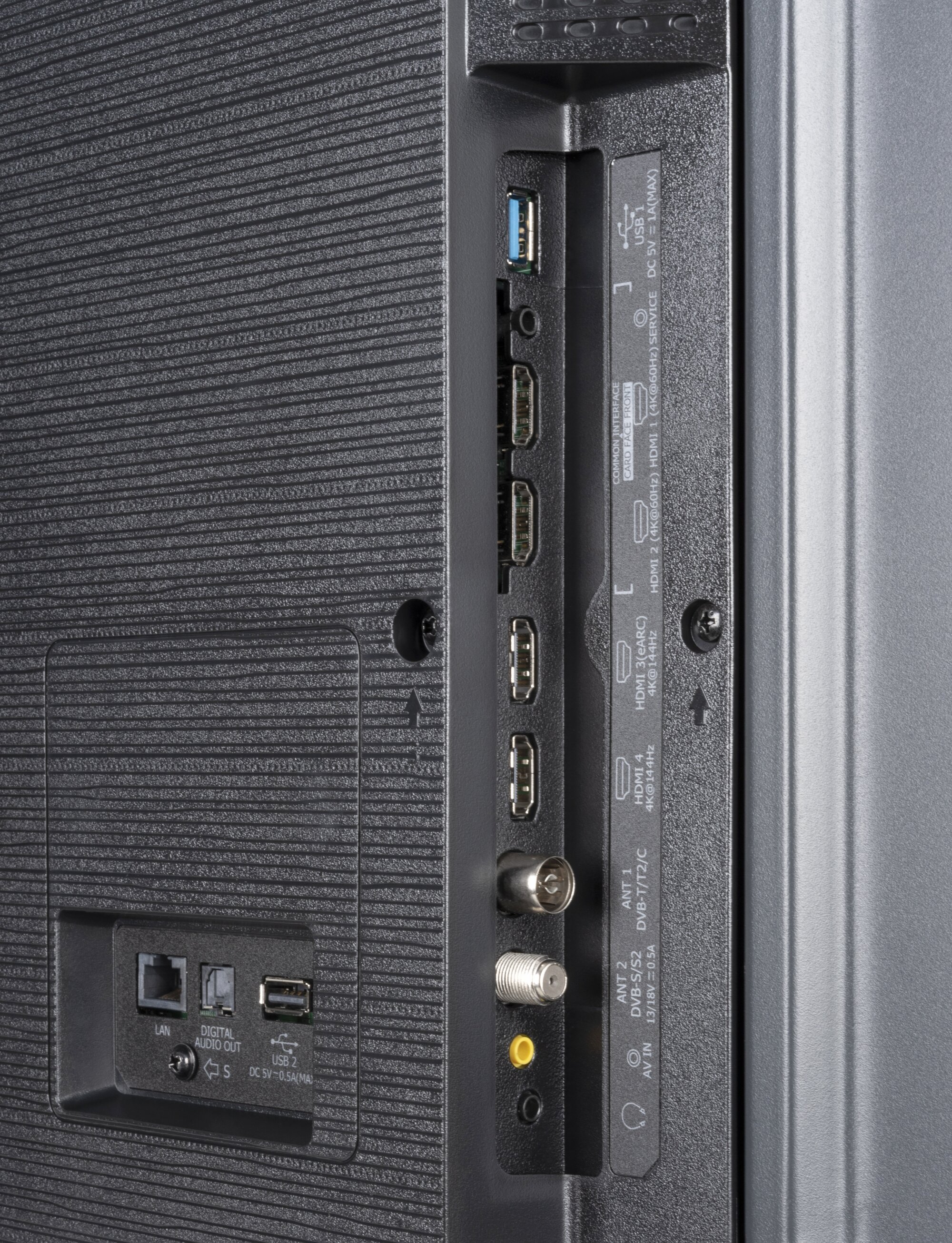 Hisense 65U7KQ Anschlüsse