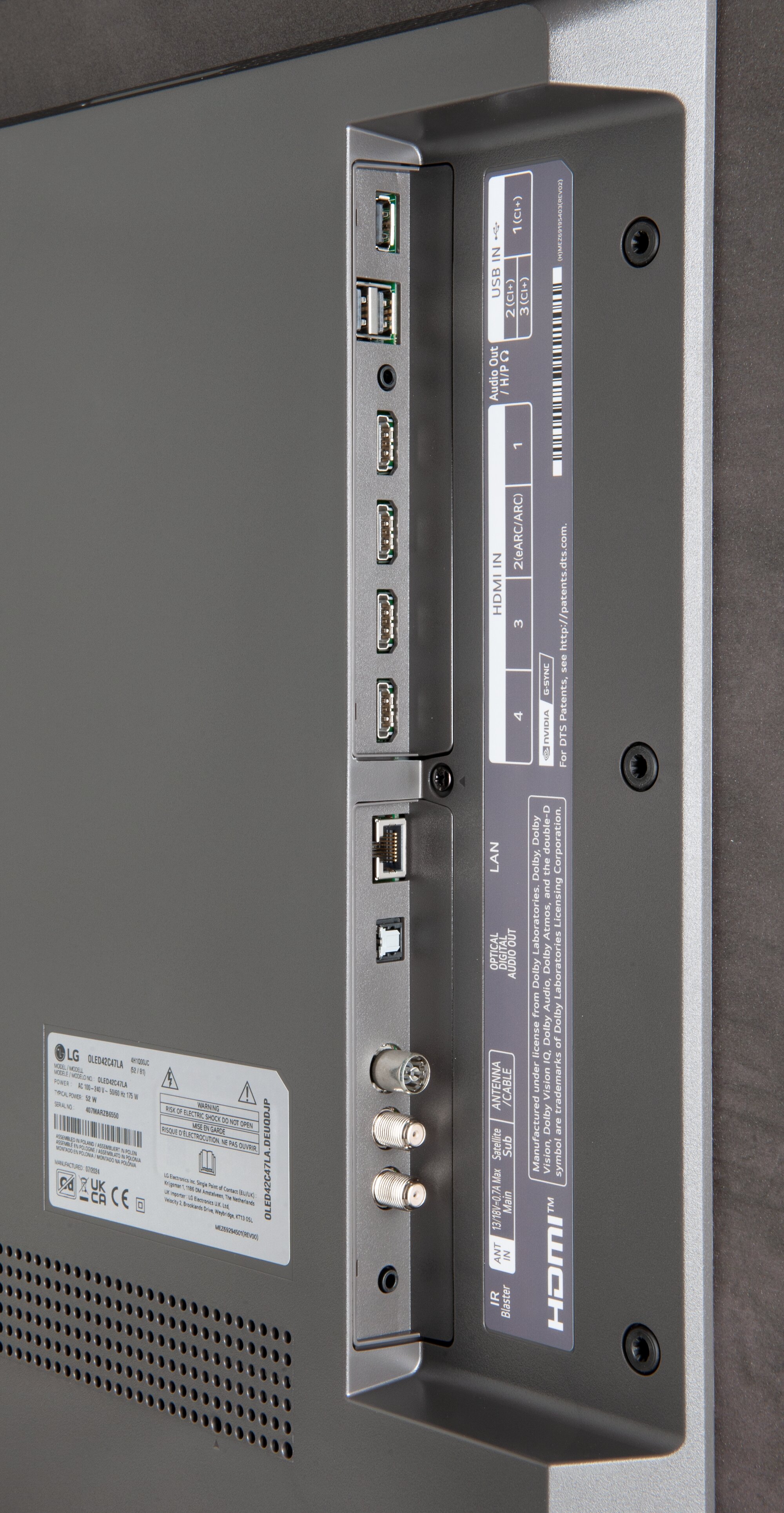 LG OLED42C47LA Anschlüsse