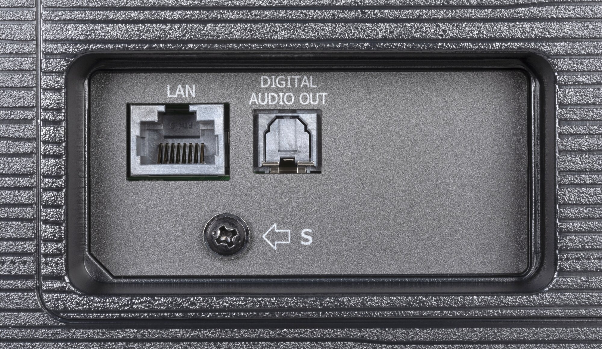 Hisense 65E7NQ weitere Anschlüsse