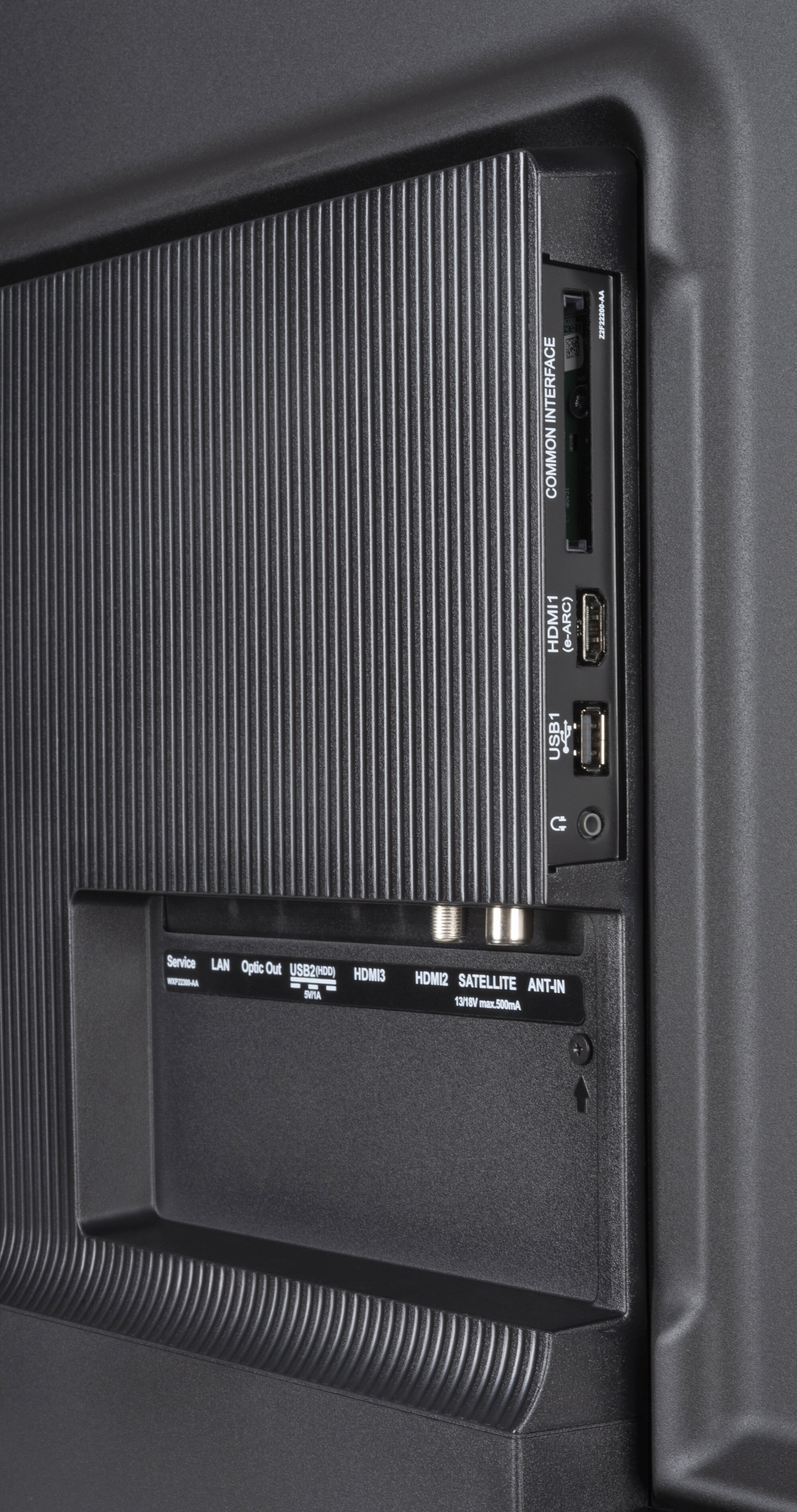Grundig 65 GUB 7440 Q Anschlüsse
