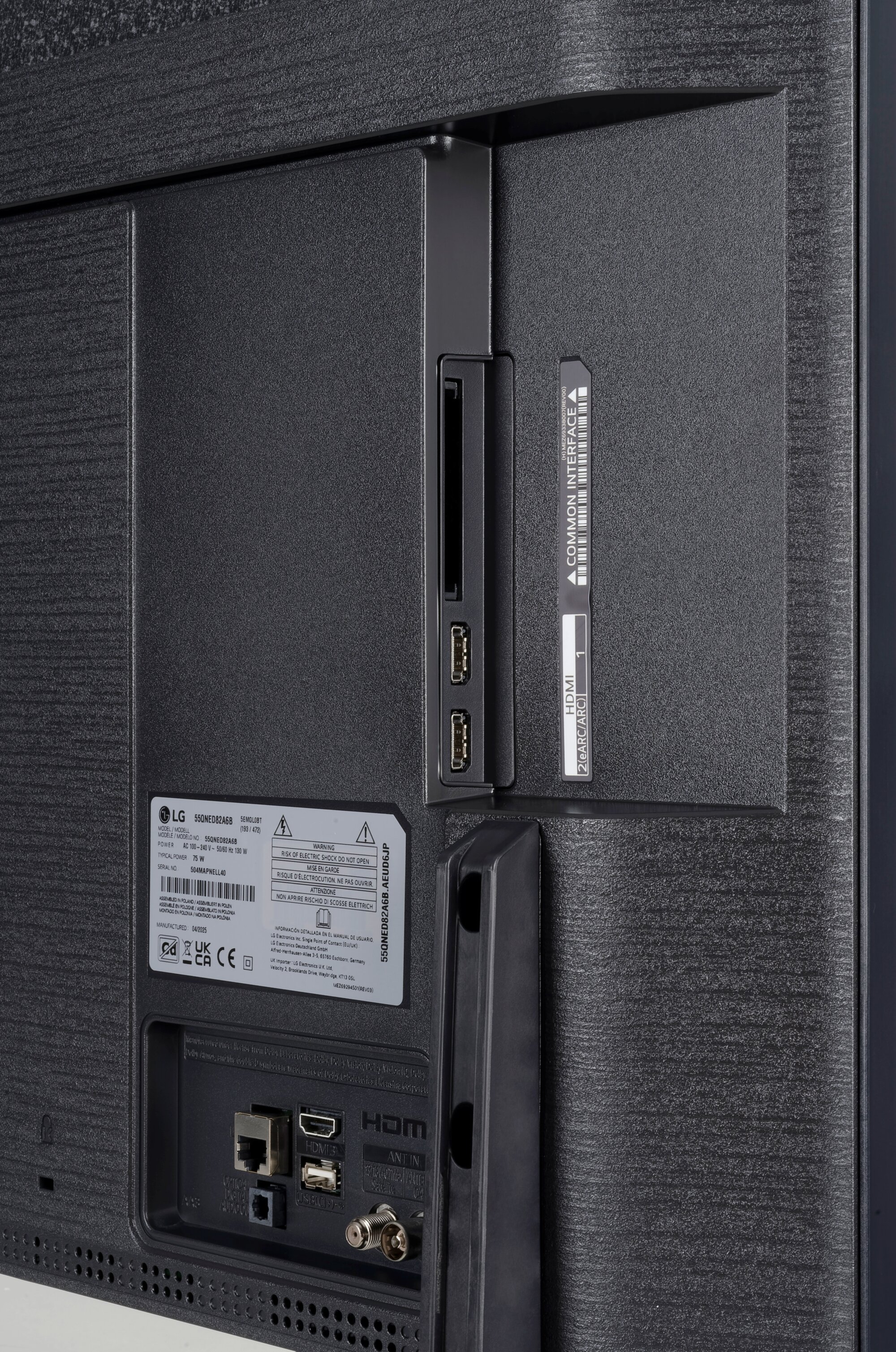 LG 55QNED82A6B Anschlüsse