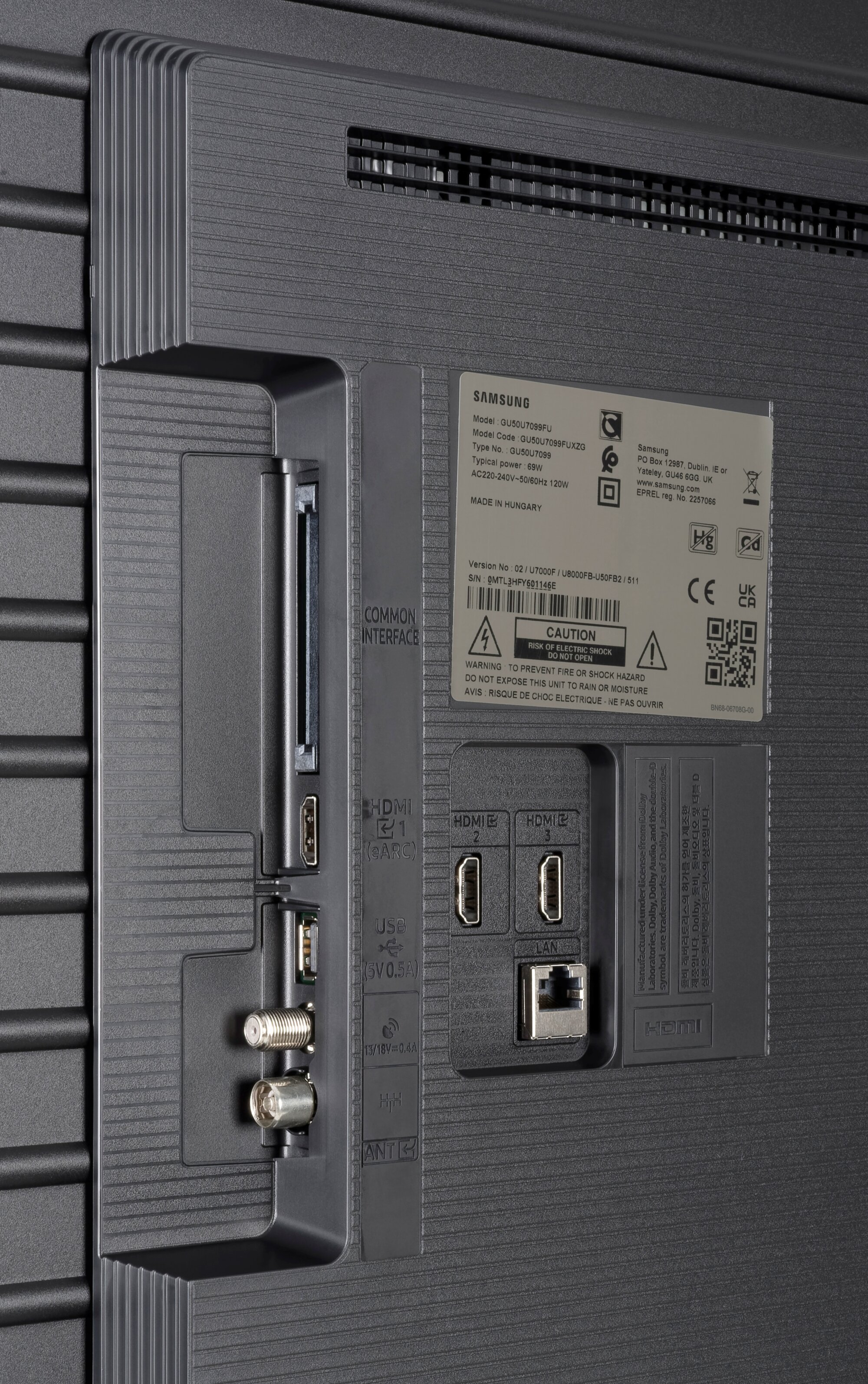 Samsung GU50U7099FU Anschlüsse