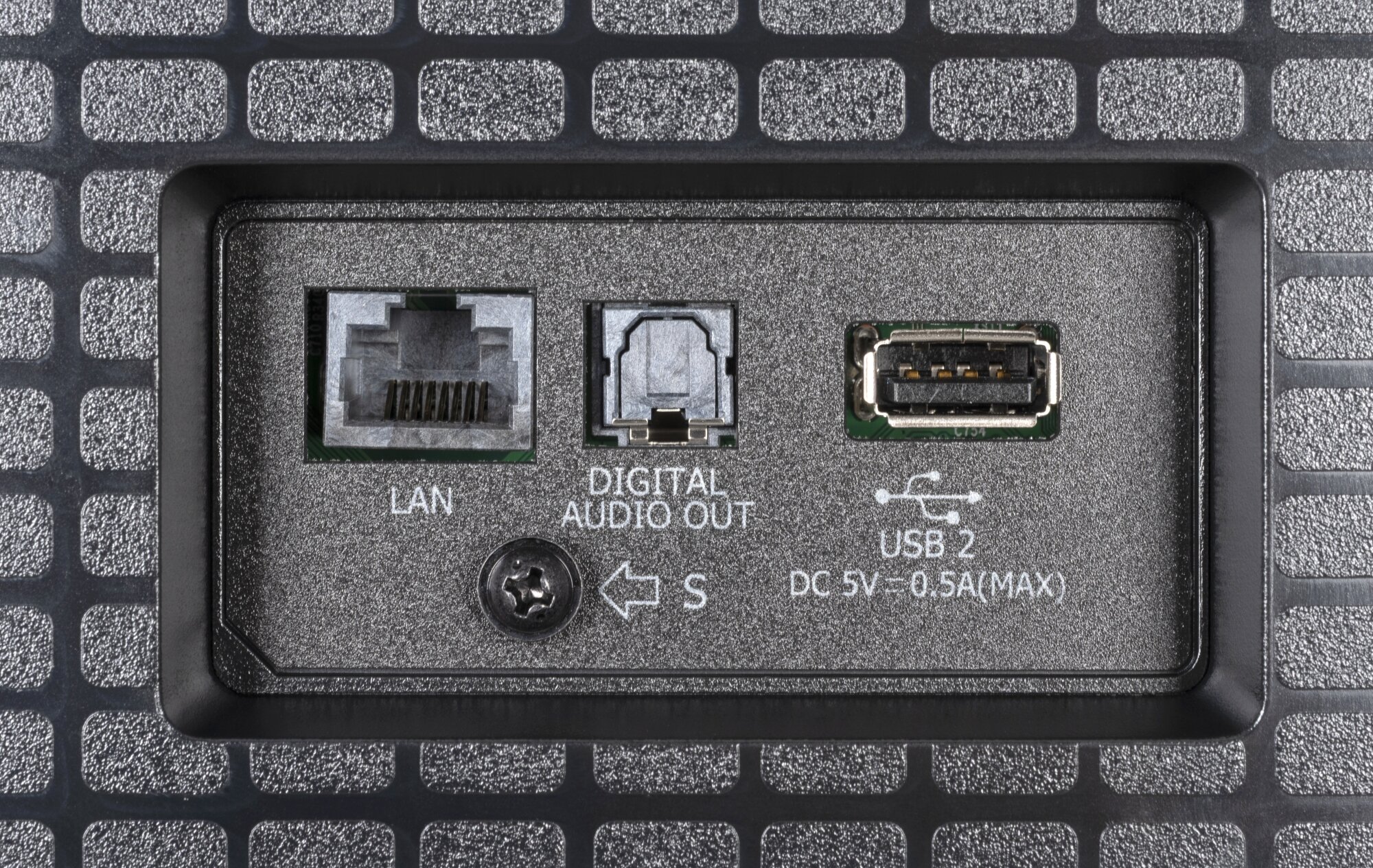 Hisense 55E8Q weitere Anschlüsse