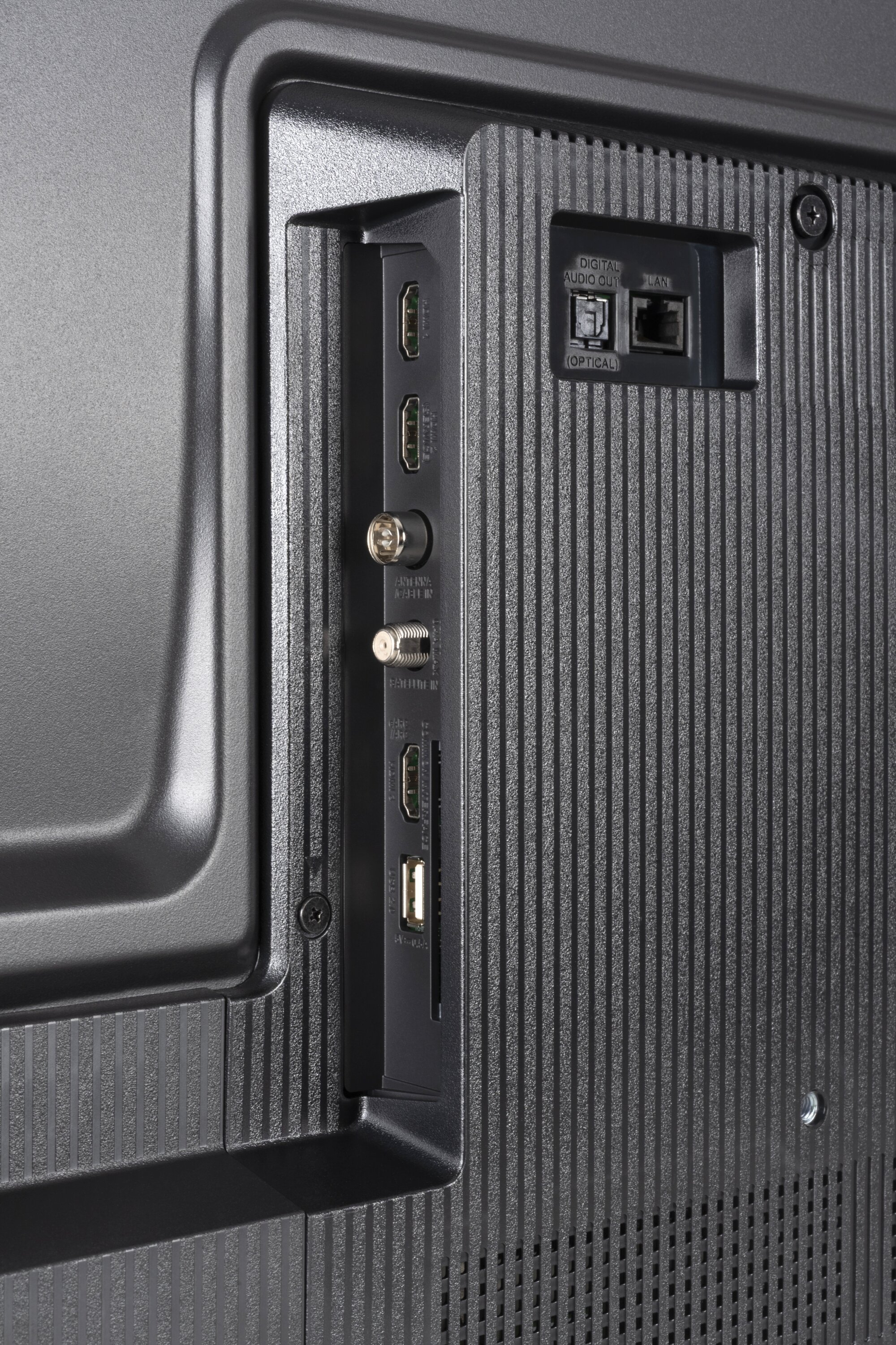 TCL 50T6C Anschlüsse