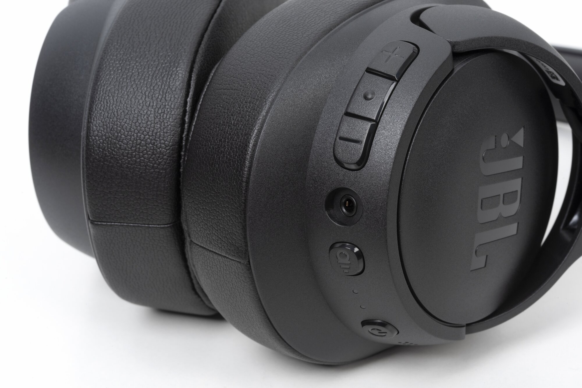 JBL Tune 770NC Details