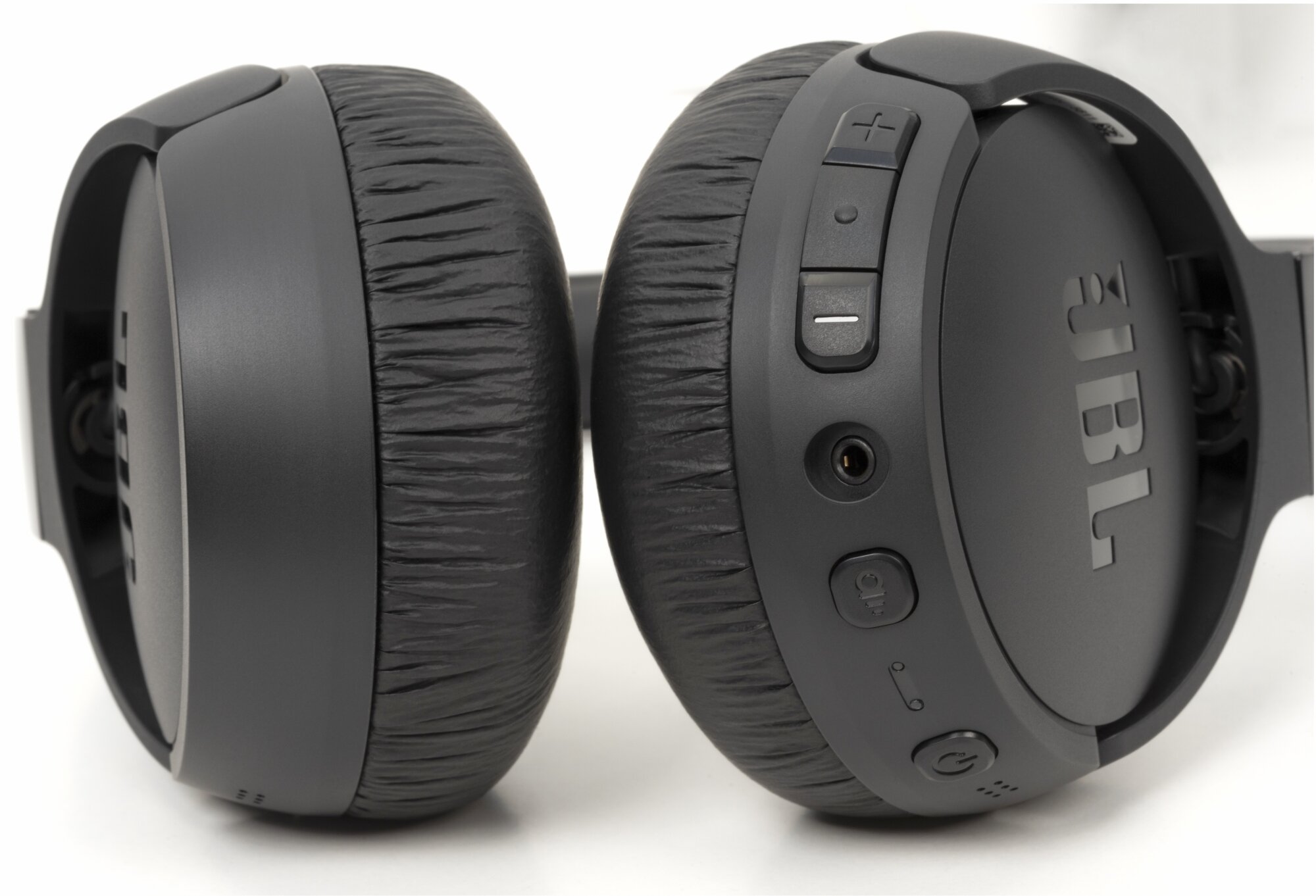JBL Tune 670NC Details