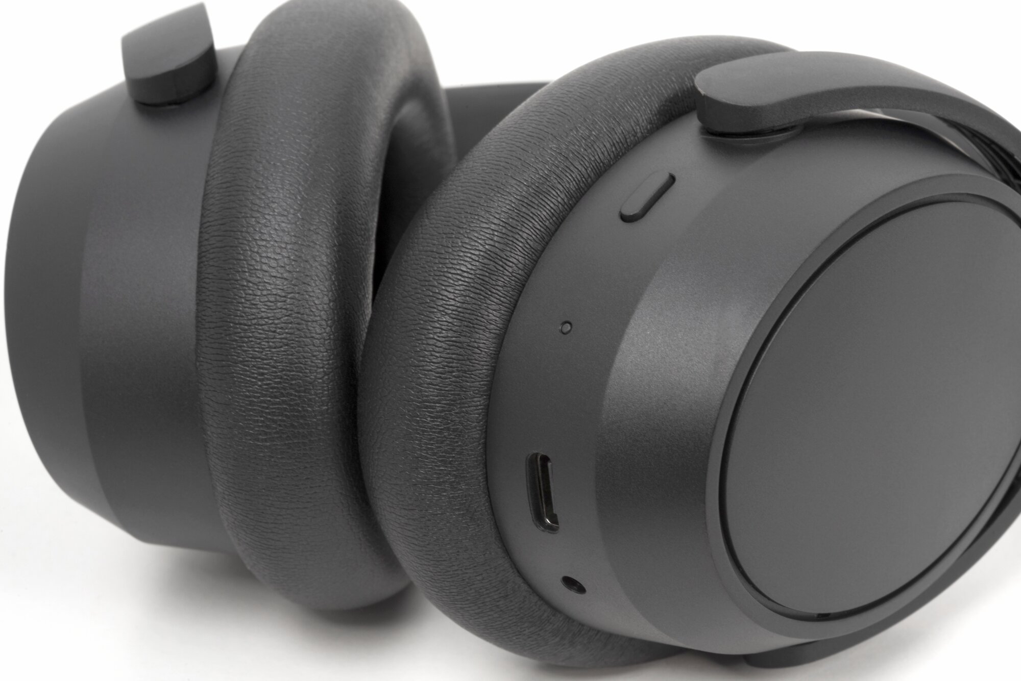 Sennheiser Accentum Plus Wireless Details